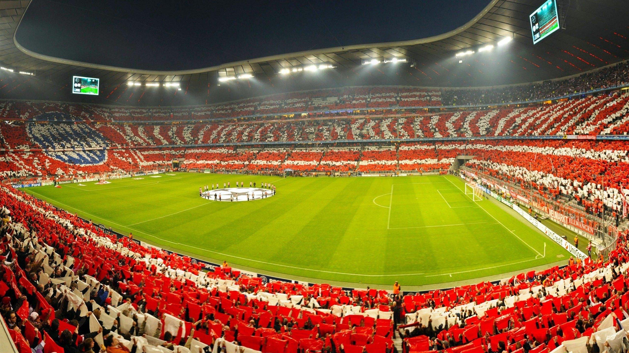 欧洲杯更衣室奇闻，穿错战袍引风波，球迷跨国助威成焦点