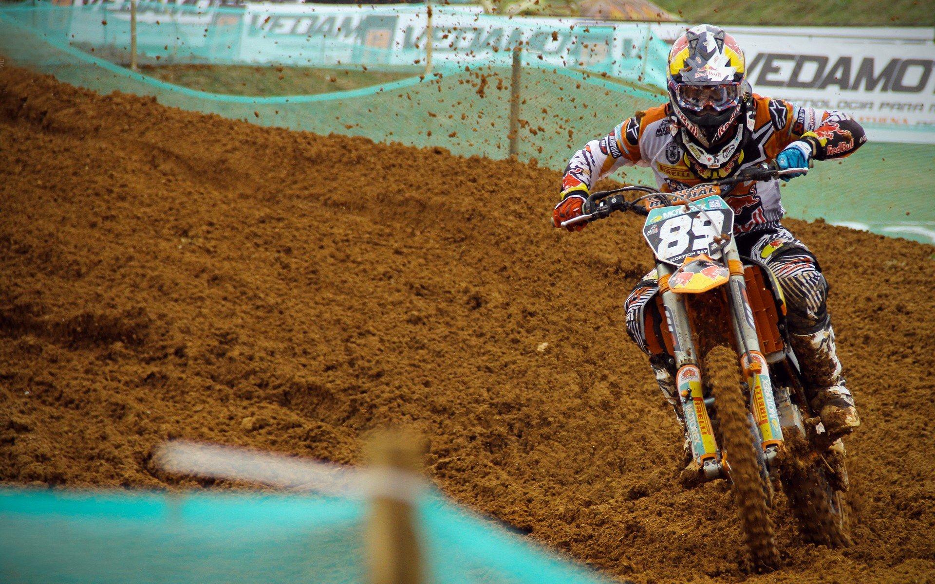 早报爷青回！C罗本泽马再度同场破门，传奇联手点燃绿茵激情